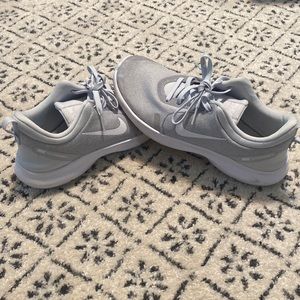 white/light grey Nike flex sneakers size 7 woman’s